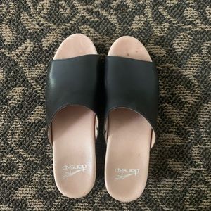 Dansko women’s sandal clogs